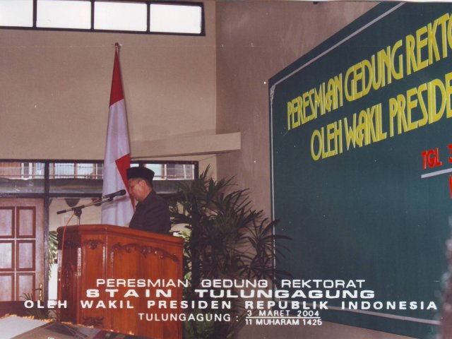 Peresmian Rektorat 2004
