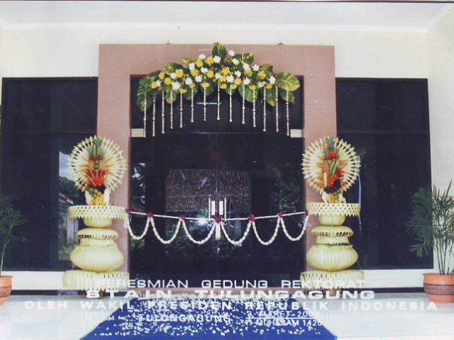 Peresmian Rektorat 2004
