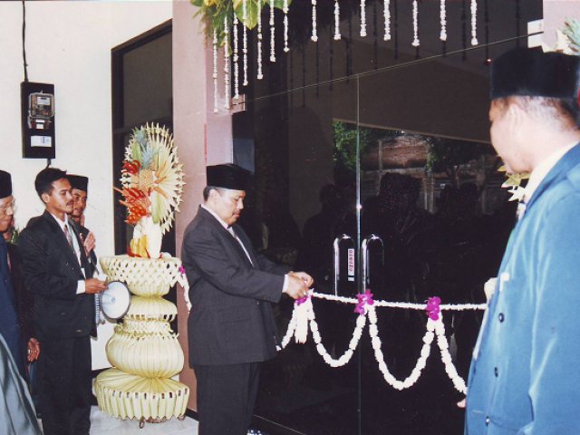 Peresmian Rektorat 2004